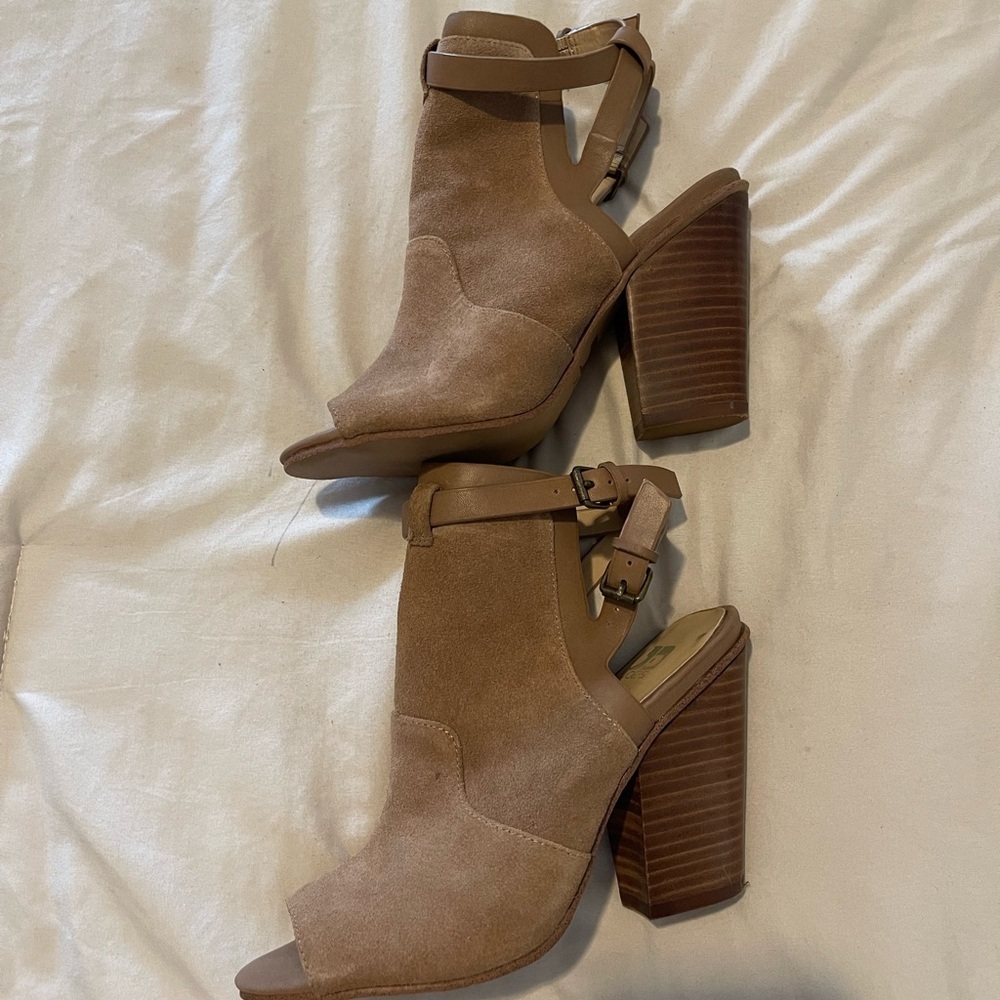 Joe’s Stylish Tan Women's Heeled Sandals